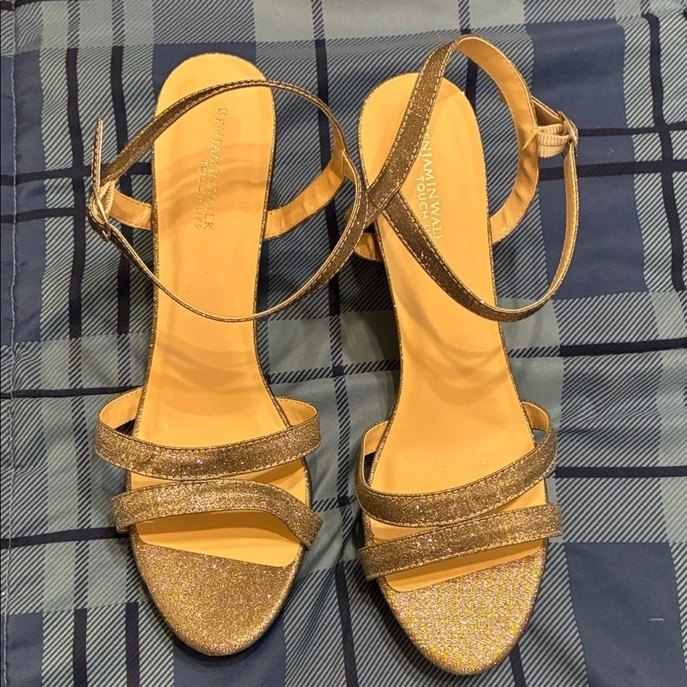 New Benjamin Walk Touch Ups Glittering Gold Strappy Heels size 11